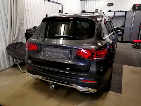 Mercedes-Benzin keraaminen pinnoitus Espoossa